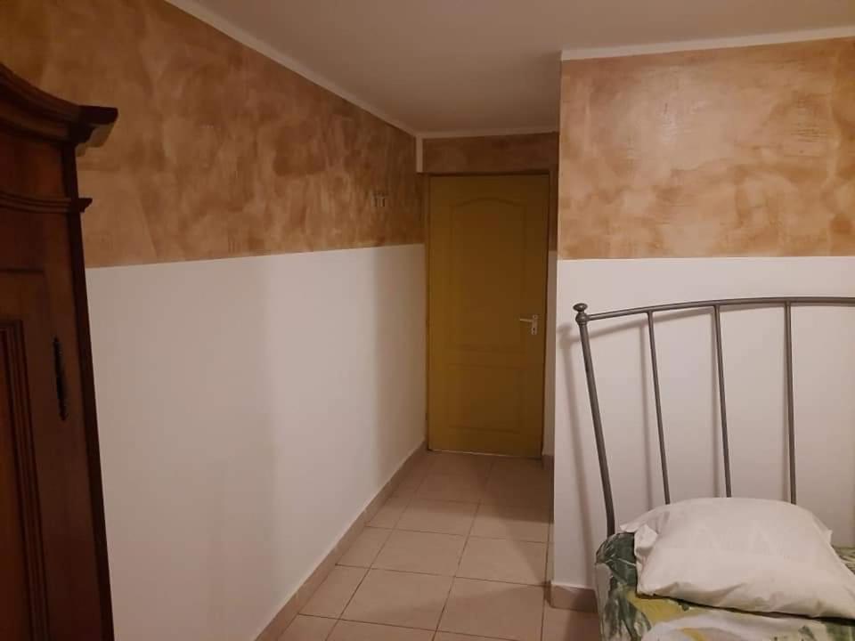 קריובה Alfredo Hostel מראה חיצוני תמונה