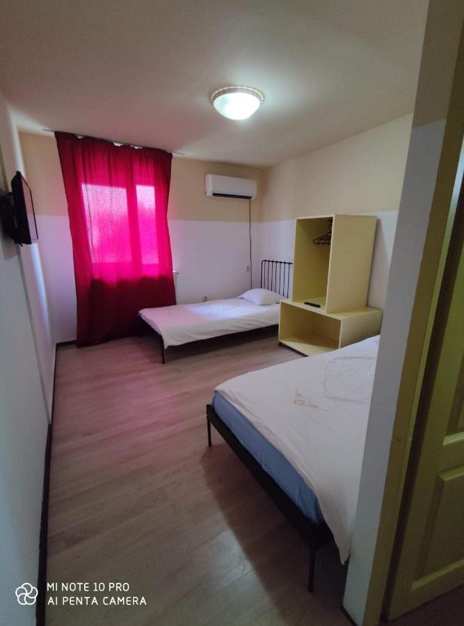 קריובה Alfredo Hostel מראה חיצוני תמונה